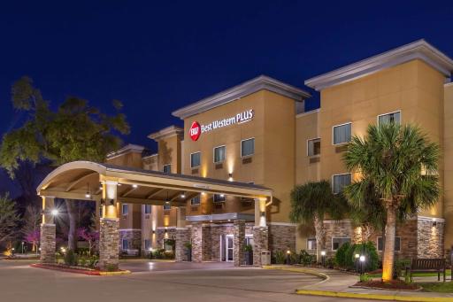 Best Western Plus Lake Jackson Inn & Suites - Housity