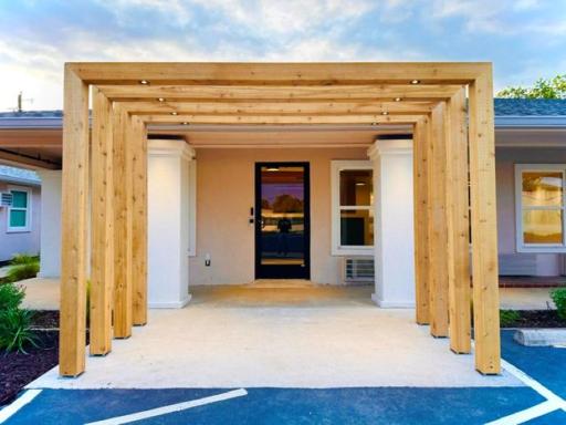The Depot Hotel - Housity
