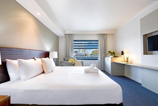 King Studio Harbourfront Haven with Tropical Pool - Housity