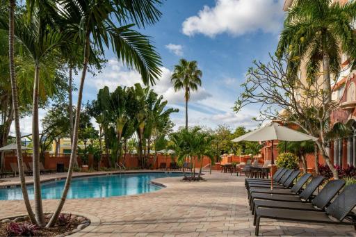 Sheraton Suites Fort Lauderdale at Cypress Creek - Housity