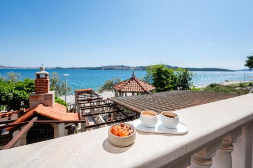 Villa Segetski dvori - Beachfront Oasis & Tradition since 1964 - Housity