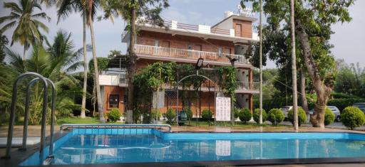 DOLPHIN ENCLAVE SERVICE STUDIO APARTMENTS - Housity