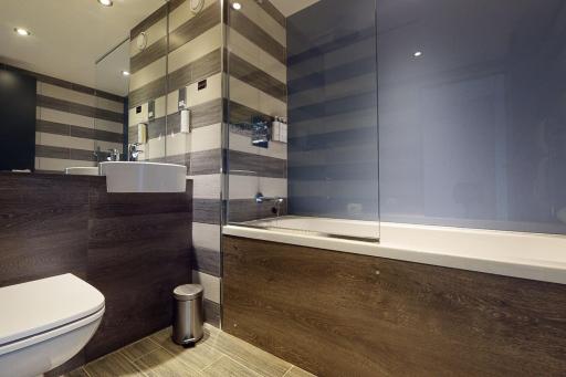 Village Hotel Aberdeen - Housity