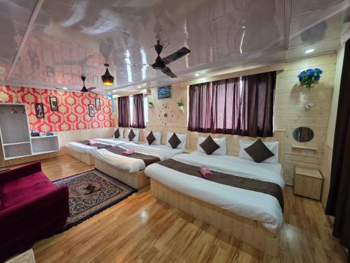 Hotel Young Mamta - Housity