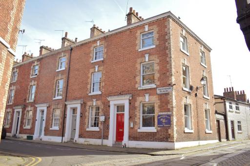 Grosvenor Place Guest House - Housity