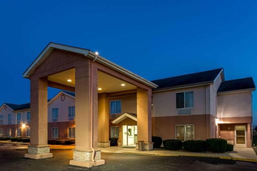 Super 8 by Wyndham Frankfort IN - Housity