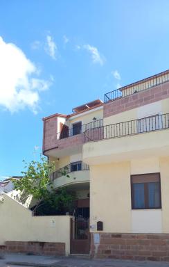 Menhir - Housity