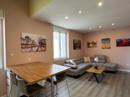 Duplex 70m2 - Parking privé - Reims Arena - Lycée Roosevelt - Housity