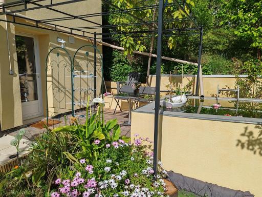 Appartement Aurore en rez de jardin avec parking gratuit - Housity