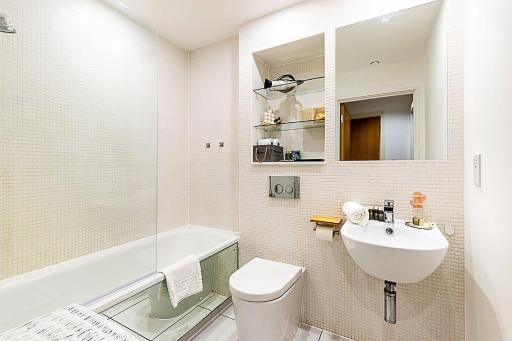 Peaceful Canary Wharf Apartment, Terrace & Office - Housity