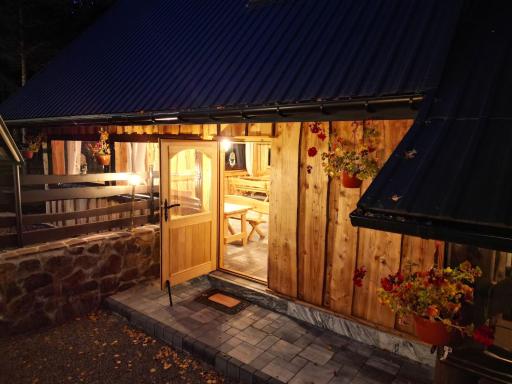 Osada Modrzewiowe Wzgórze -Bieszczady, Wańkowa - Housity