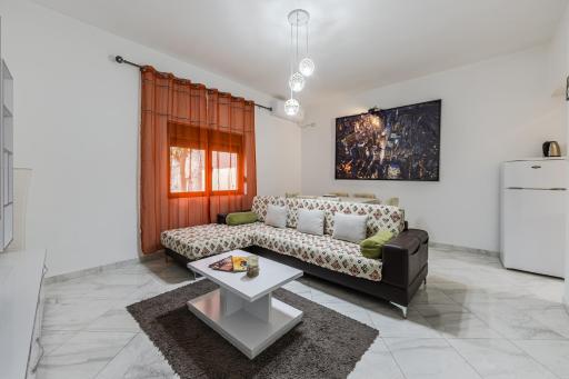 Mbreti Monun - Housity