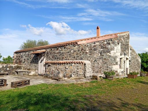 Su Montiju de sa falada manna - Housity