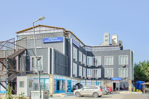 Hotel yeniçiftlik - Housity