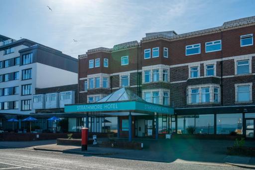 The Strathmore Hotel - Housity