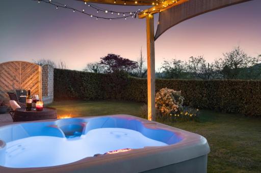 Scar View - Getaway for Two - Housity