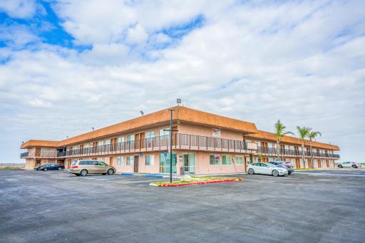Economy Inn Buttonwillow Bakersfield I-5 - Housity