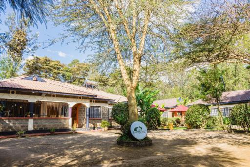 The Farmhouse Inn - Housity