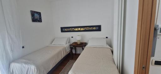 Stanza in villa con giardino - Housity