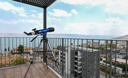 L.T.D- MY VIEW. 2 bedroom apartment by the lake. - Housity