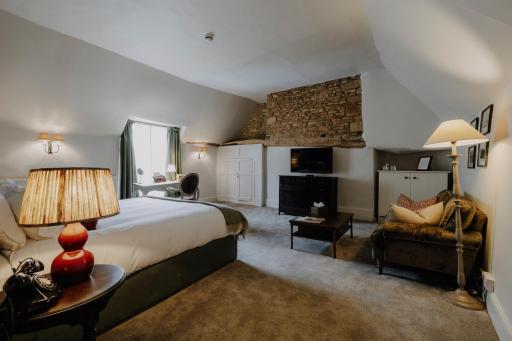 The Bull And Swan - Housity