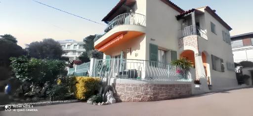 Maison accueillante à Saint-Laurent-du-Var avec jardin - Housity
