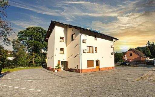 Beskidia - Noclegi w Beskidach - Housity
