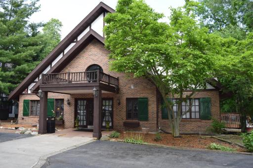 Spring House Inn - Housity