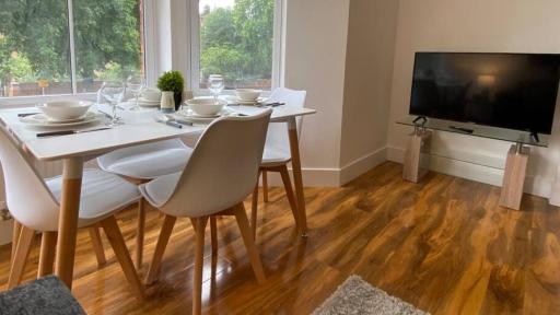 De Parys Premier Lodge 3 in Bedford - Housity