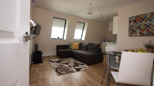 StayZo Serviced Accommodation 16 Premier Lodge - Housity