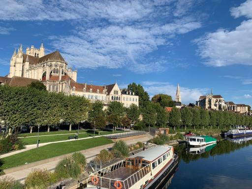 Maison des Pilastres au cœur d'Auxerre - Housity
