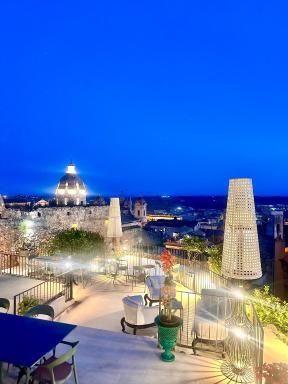 Aria Rooms and Terrace - Housity