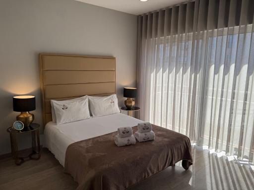 ML Apartments Almada panoramic balcony - Housity