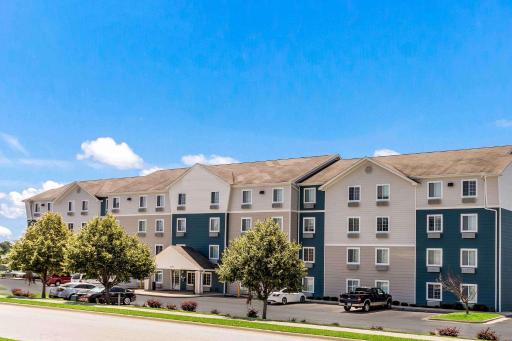 WoodSpring Suites Springdale - Housity