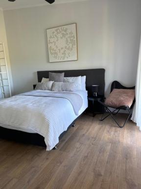 Clarendon Country Cottage private retreat - Housity