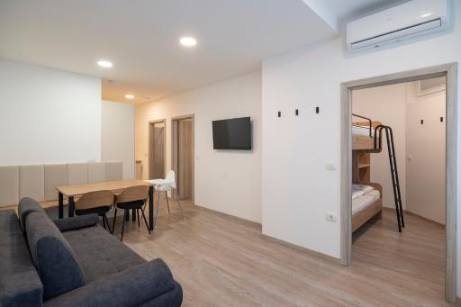 Nika & Erik - Housity