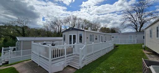 Stunning 2 bed caravan at Hoburne Devon Bay - Housity