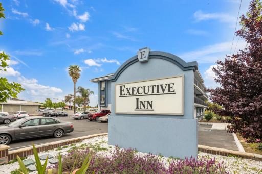Executive Inn - Housity