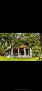 Lake House - Housity