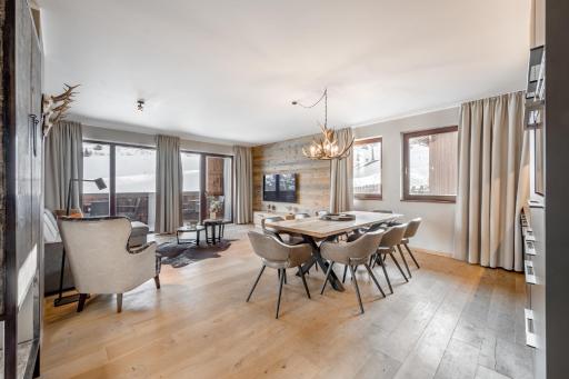 Ski-to-door Travel Proud AlpenParks Hotel & Apartment Arlberg Warth mit Pool - Housity