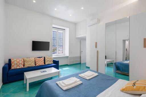 Sunset Luxury Rooms - Housity