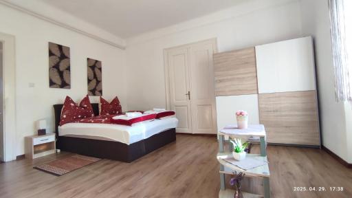 ENZO Apartman Gyula - Housity