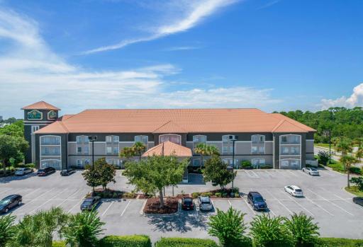 La Quinta by Wyndham PCB Coastal Palms - Housity