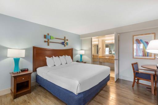Best Western Cocoa Beach Hotel & Suites - Housity