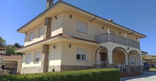 Casa Rural Fuente Clavel - Housity