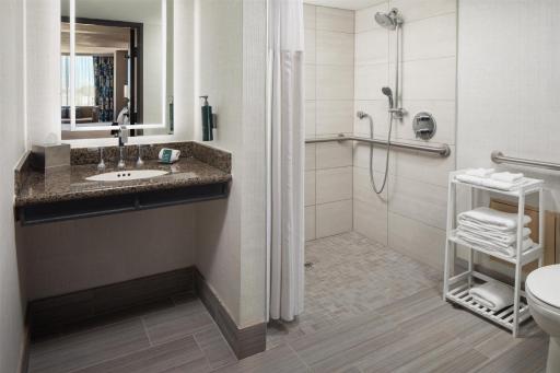 Hilton Arlington - Housity