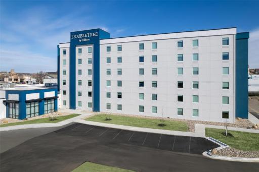 DoubleTree by Hilton Sioux City - Housity