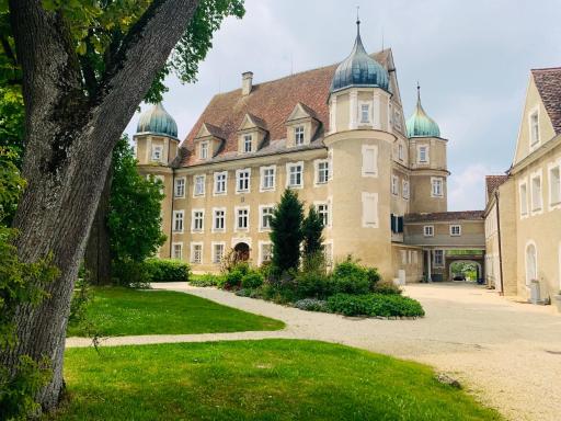 Schloss Hürbel Storchennest-Appartement - Luxury Apartment THE Stork Nest - Housity