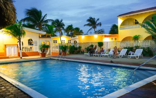 Coconut Inn - Housity