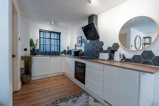 Ultra Modern Studio Apartment, in Central Exeter - Housity